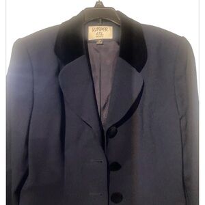 Kasper Navy Blur and Black Velvet Collar Blazer